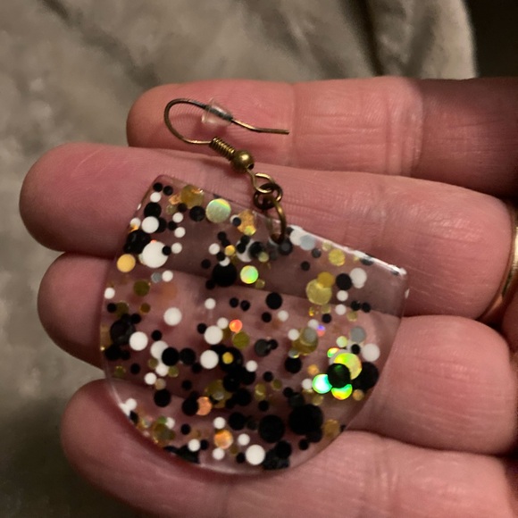 Arabella Galleria Earrings - Picture 5 of 6